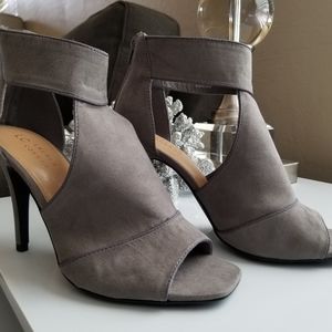 Grey Pumps Lauren Conrad